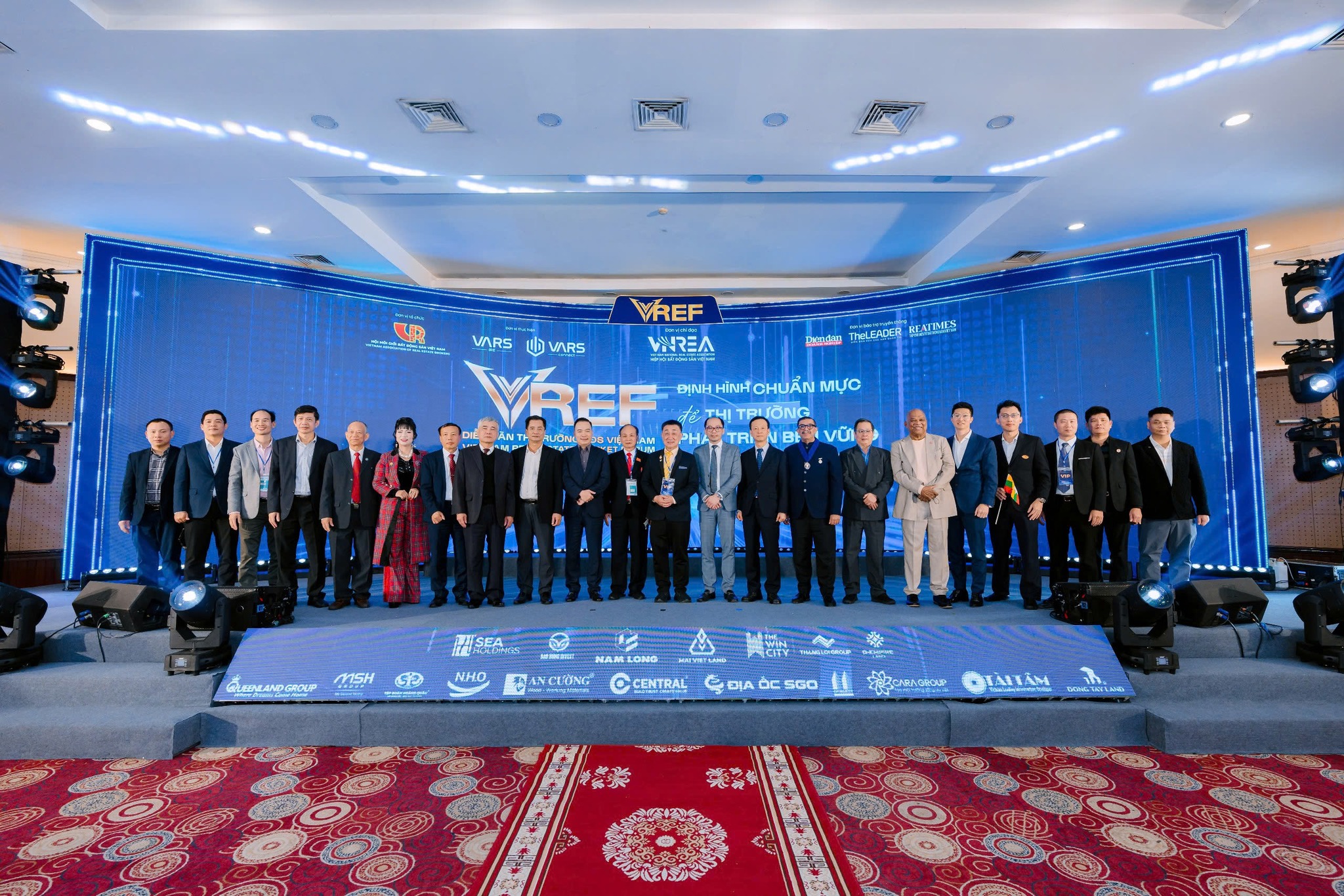 Izumi City lập “cú đúp” tại VREF 2025